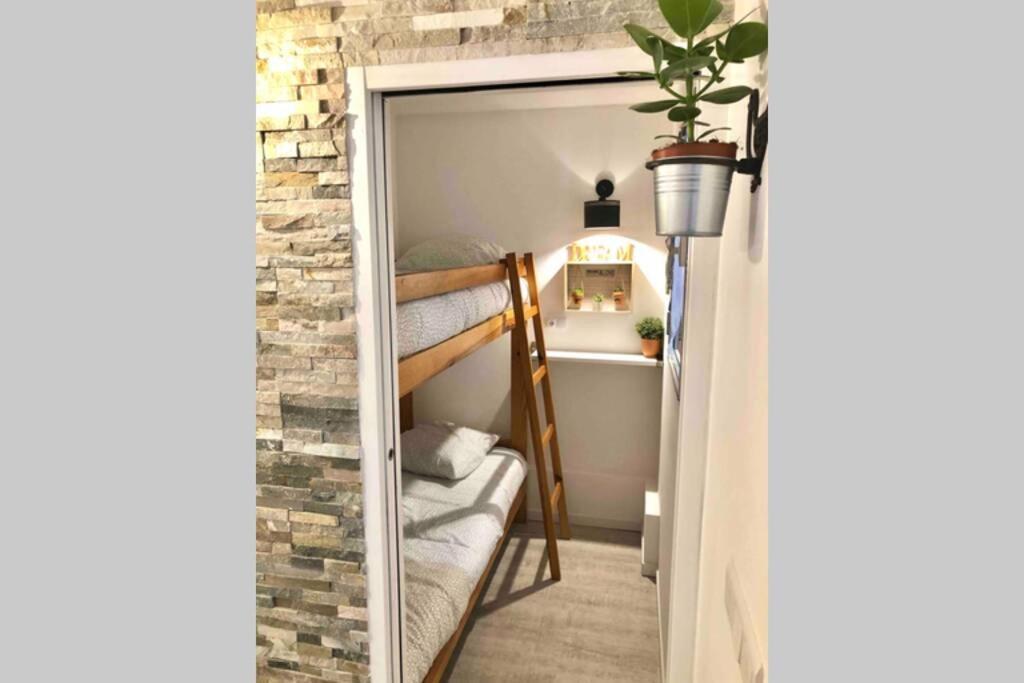 Grand Studio Cabine 30 M² Centre Ville, Refait A Neuf Pour Vous ! Climatise Λα Γκραντ-Μοτ Εξωτερικό φωτογραφία